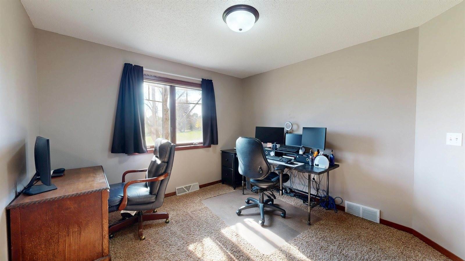 W7954 Country Ave, Holland, WI 54636