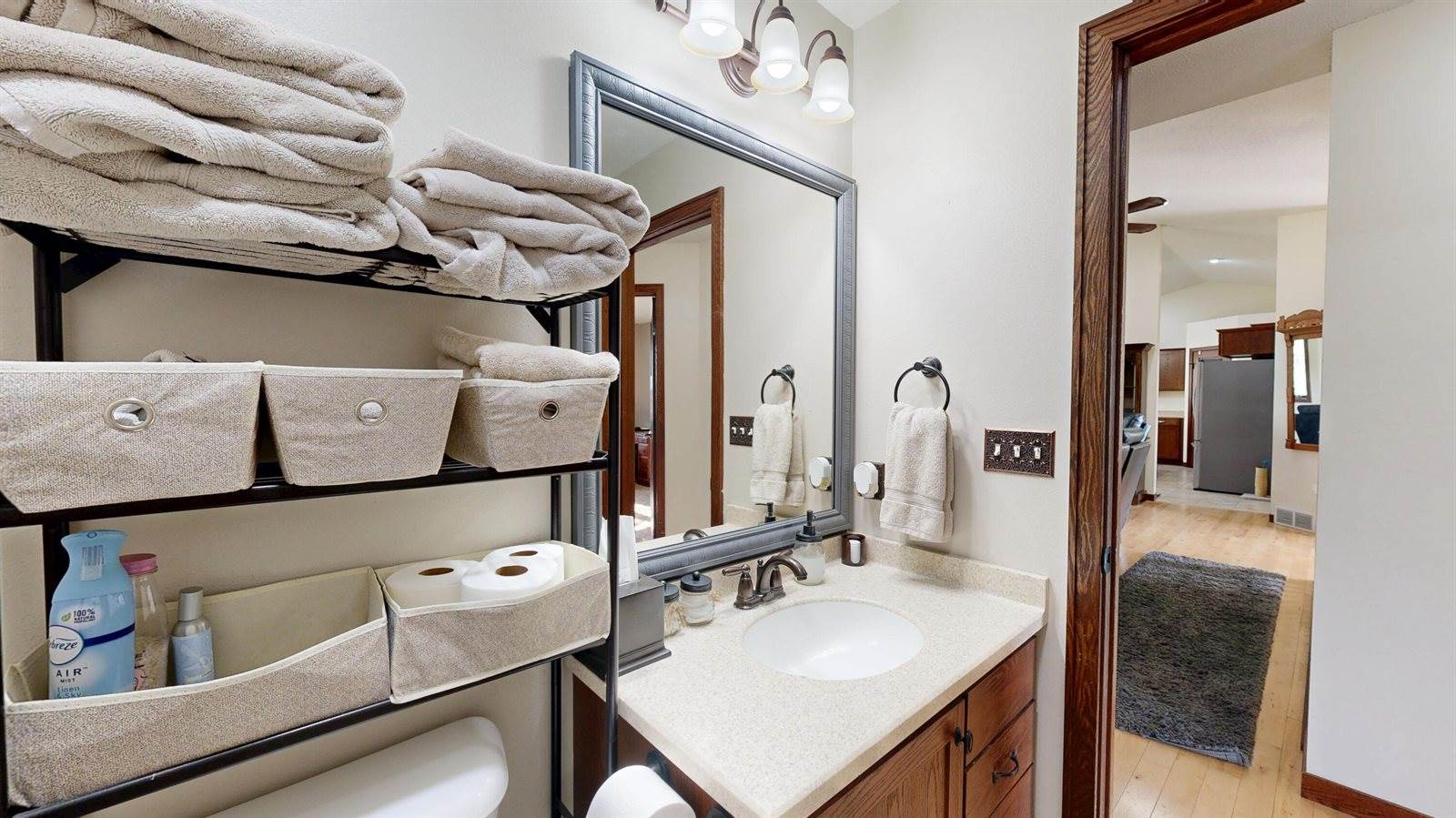 W7954 Country Ave, Holland, WI 54636