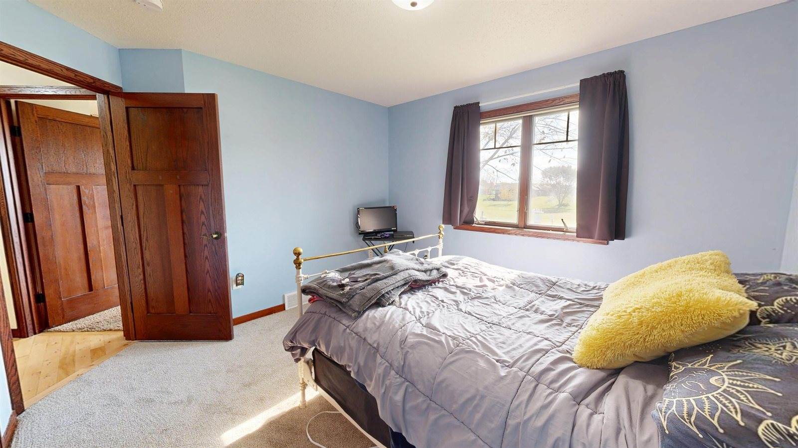 W7954 Country Ave, Holland, WI 54636