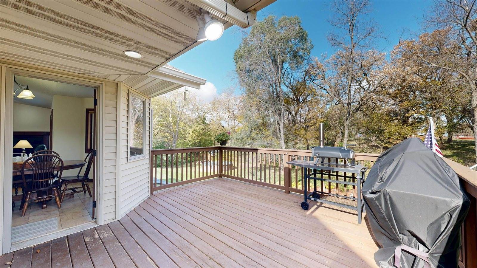 W7954 Country Ave, Holland, WI 54636