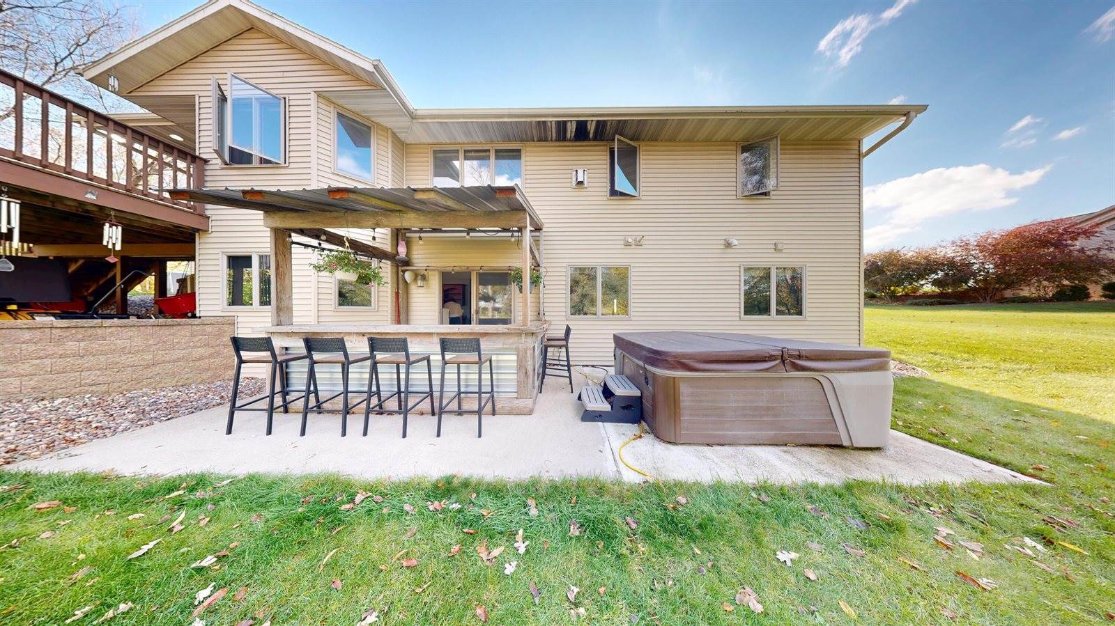 W7954 Country Ave, Holland, WI 54636