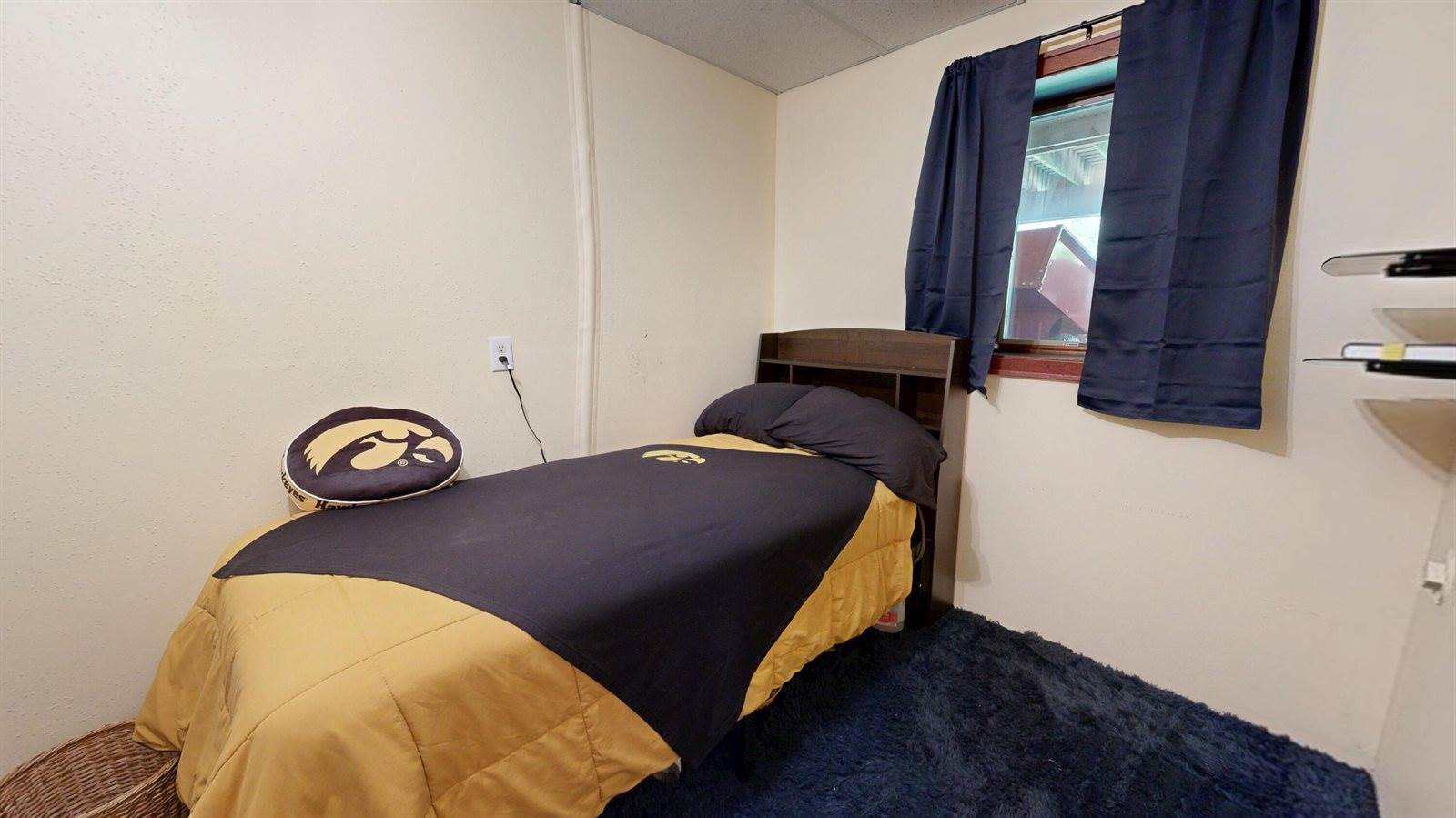 W7954 Country Ave, Holland, WI 54636