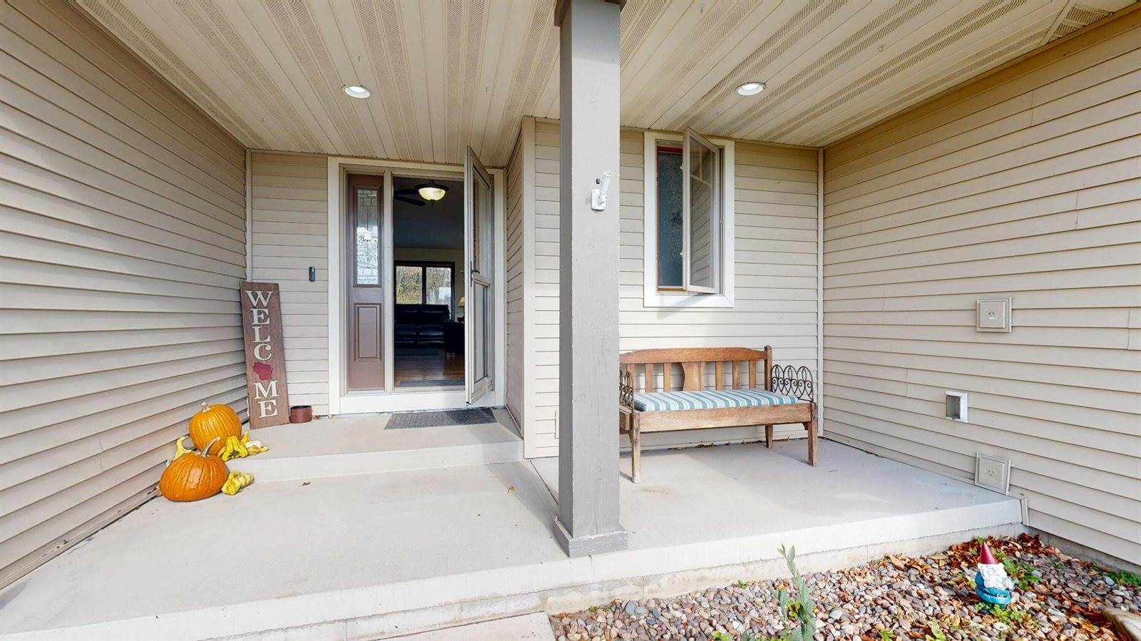 W7954 Country Ave, Holland, WI 54636