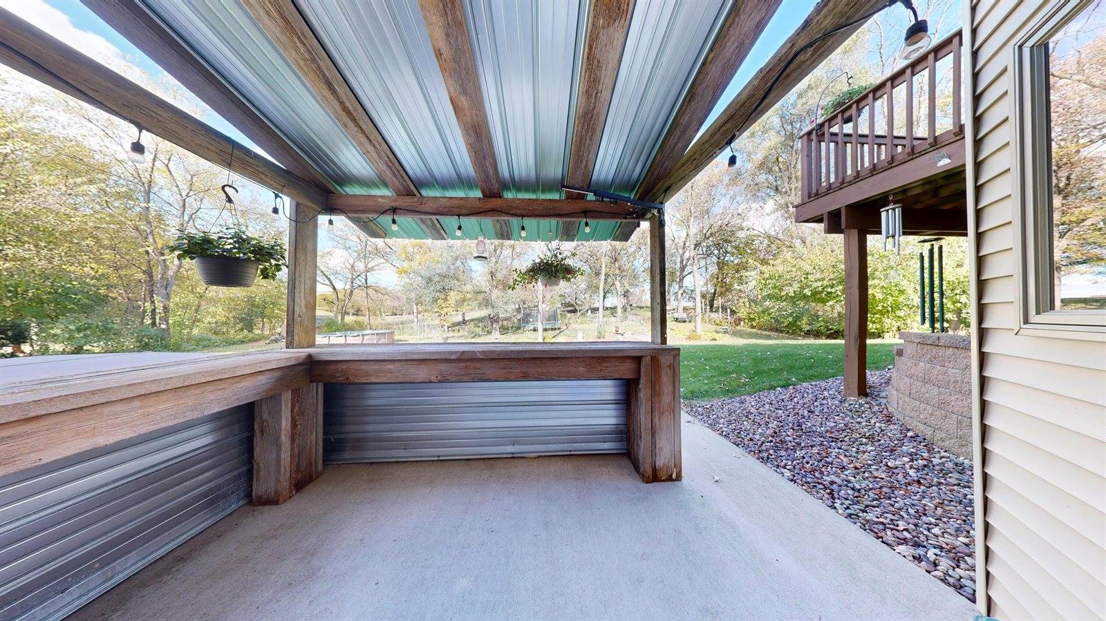 W7954 Country Ave, Holland, WI 54636