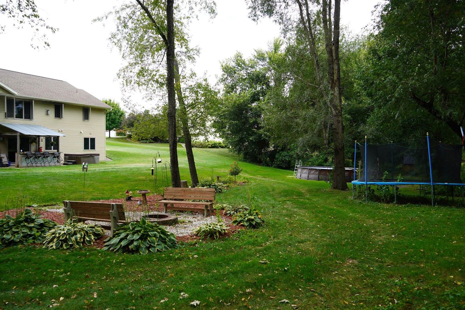 W7954 Country Ave, Holland, WI 54636