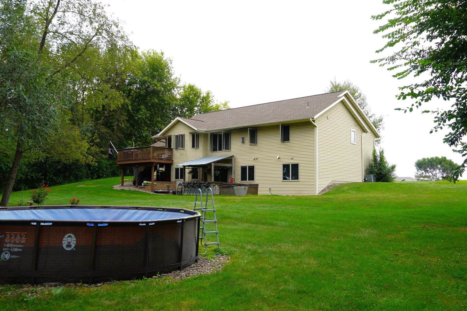 W7954 Country Ave, Holland, WI 54636