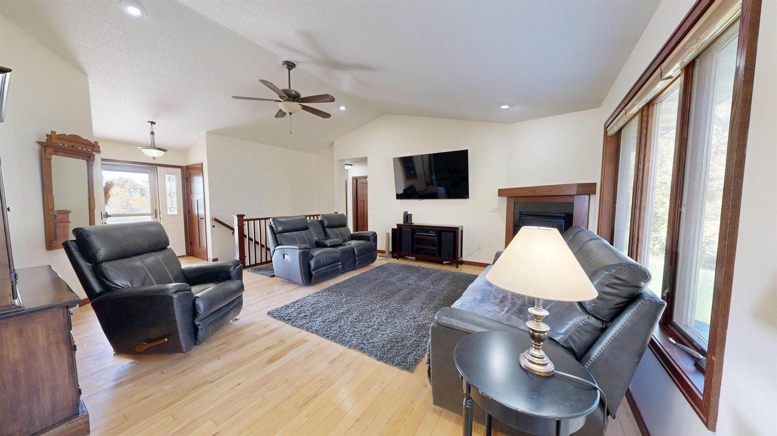 W7954 Country Ave, Holland, WI 54636