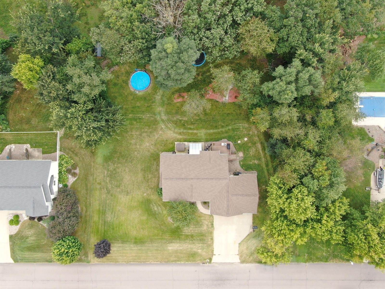 W7954 Country Ave, Holland, WI 54636