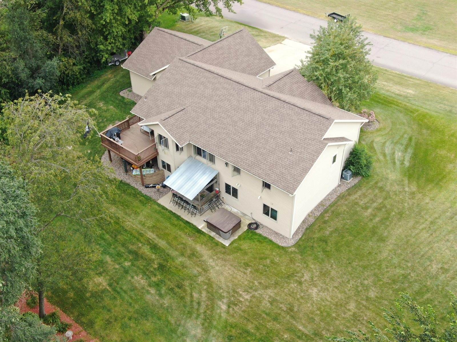 W7954 Country Ave, Holland, WI 54636