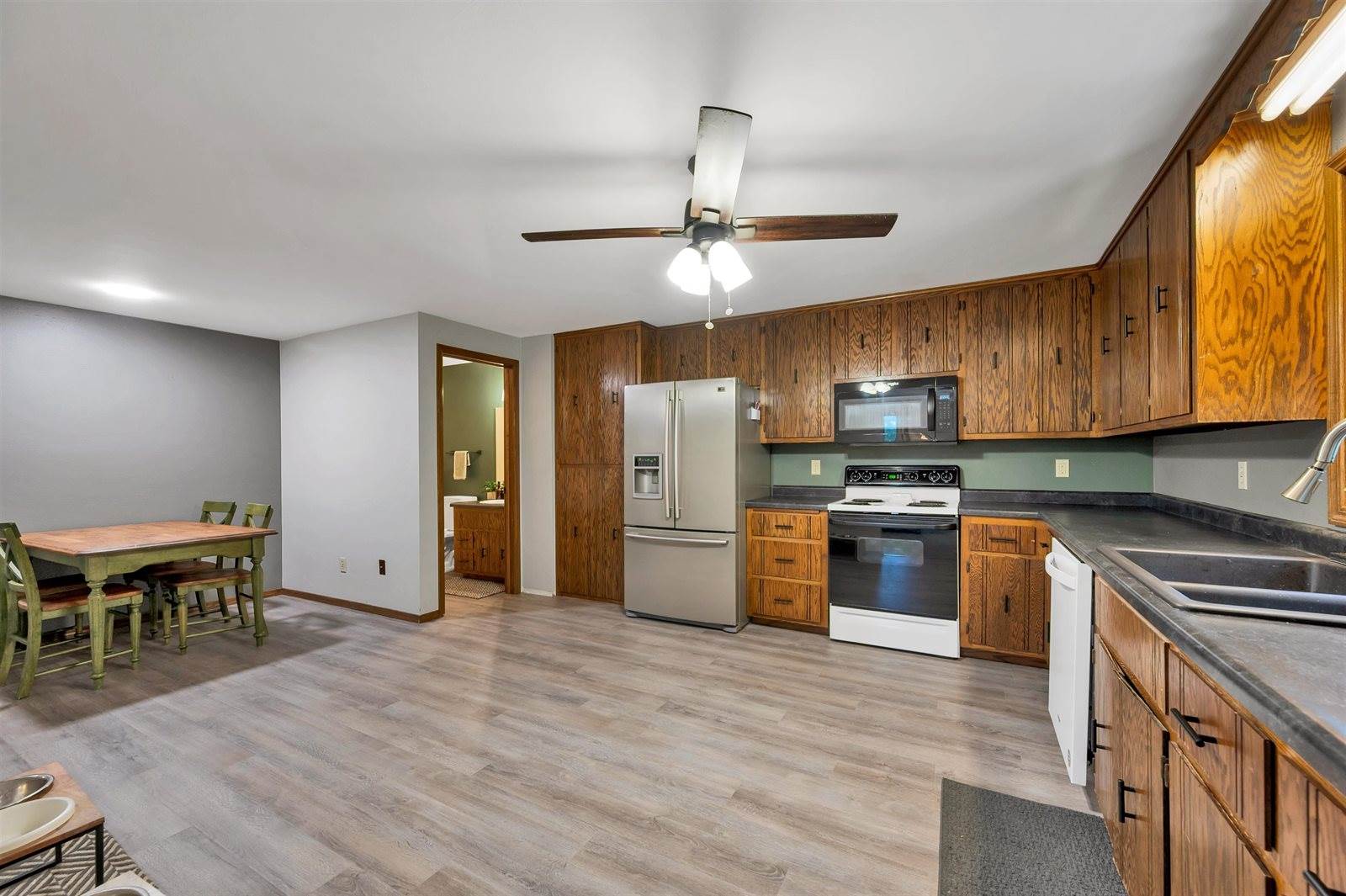 929 Laverne Drive, Green Bay, WI 54311