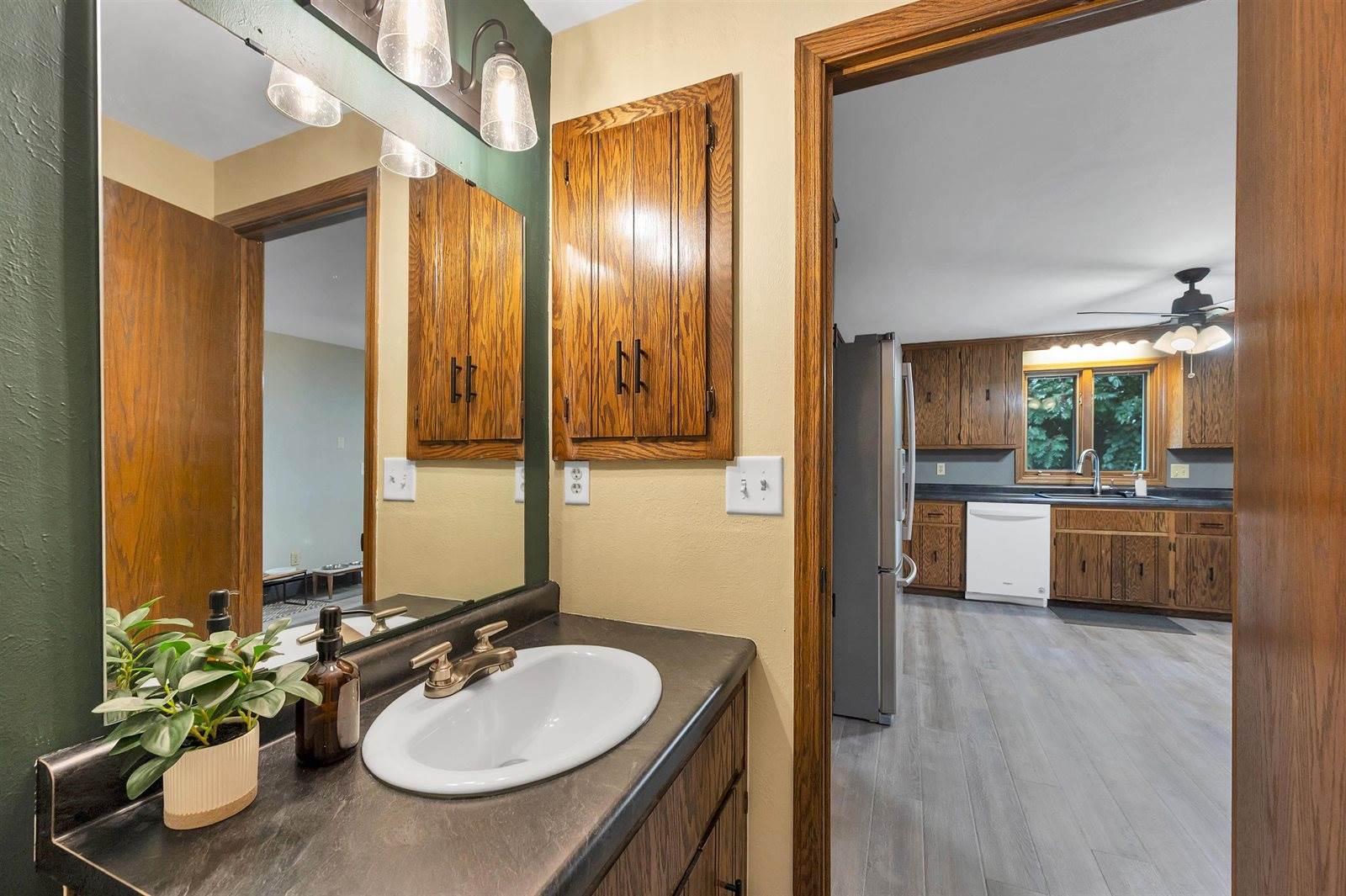 929 Laverne Drive, Green Bay, WI 54311