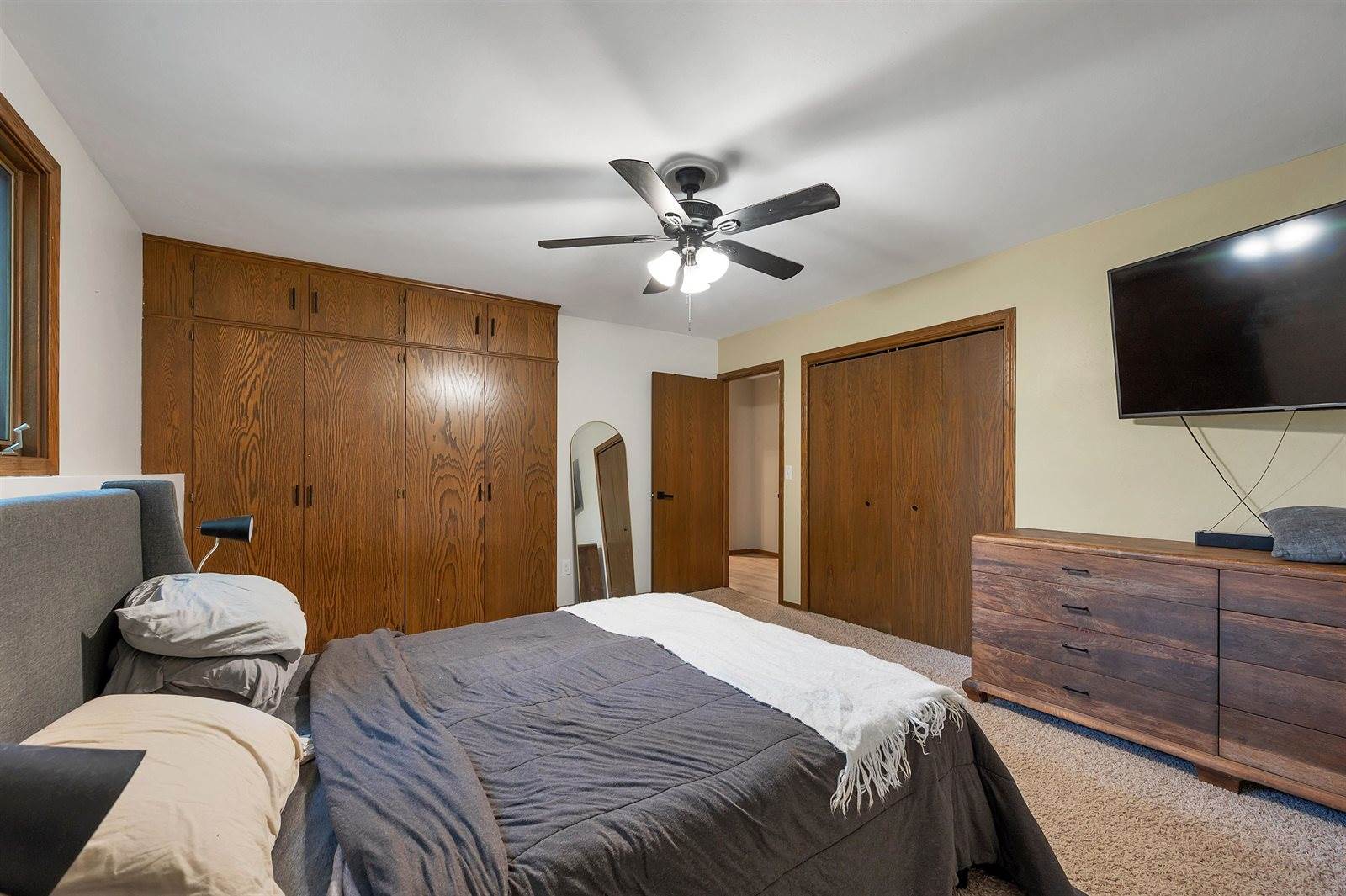 929 Laverne Drive, Green Bay, WI 54311