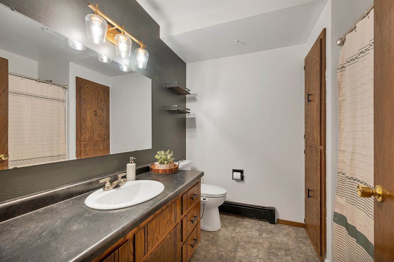 929 Laverne Drive, Green Bay, WI 54311