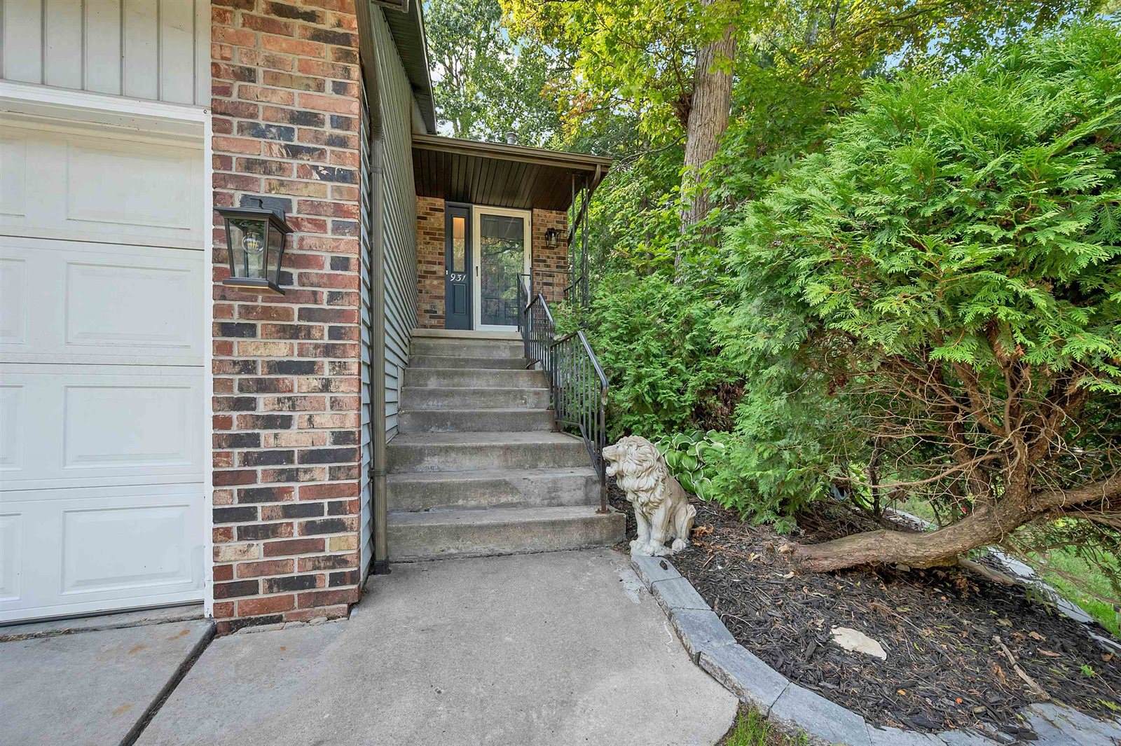 929 Laverne Drive, Green Bay, WI 54311