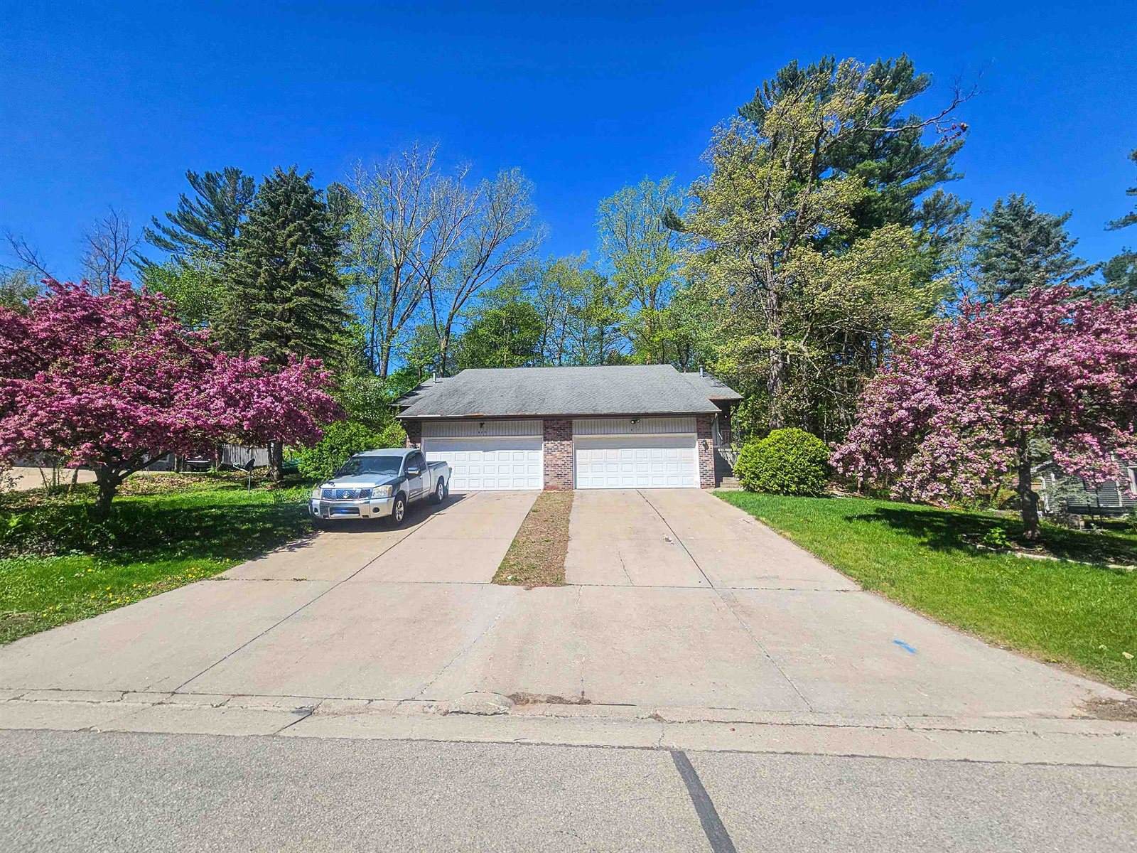 929 Laverne Drive, Green Bay, WI 54311