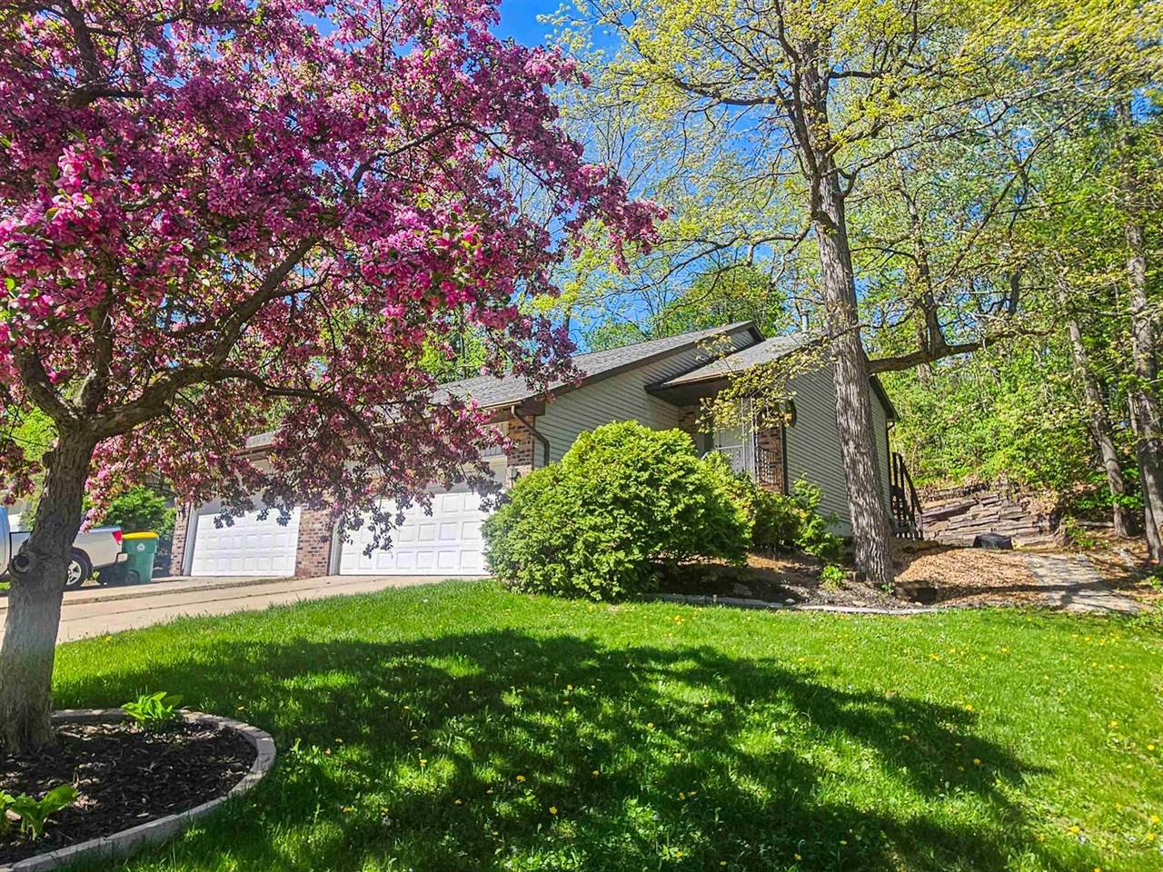 929 Laverne Drive, Green Bay, WI 54311