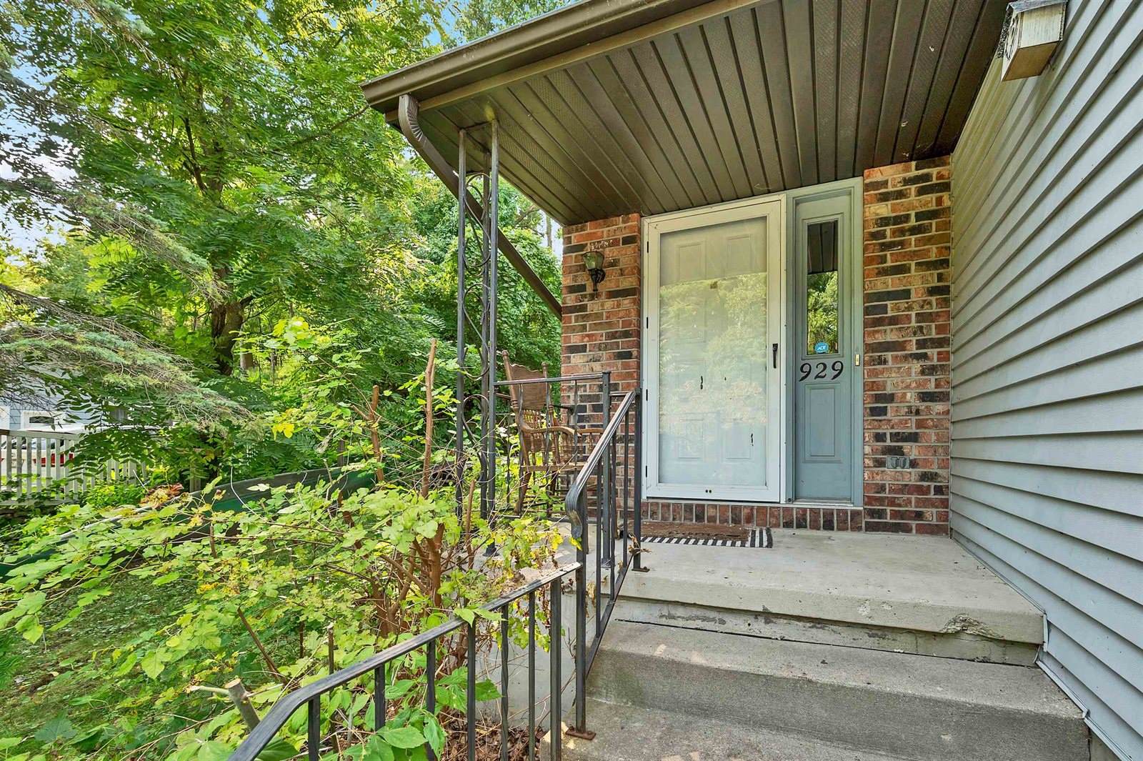 929 Laverne Drive, Green Bay, WI 54311