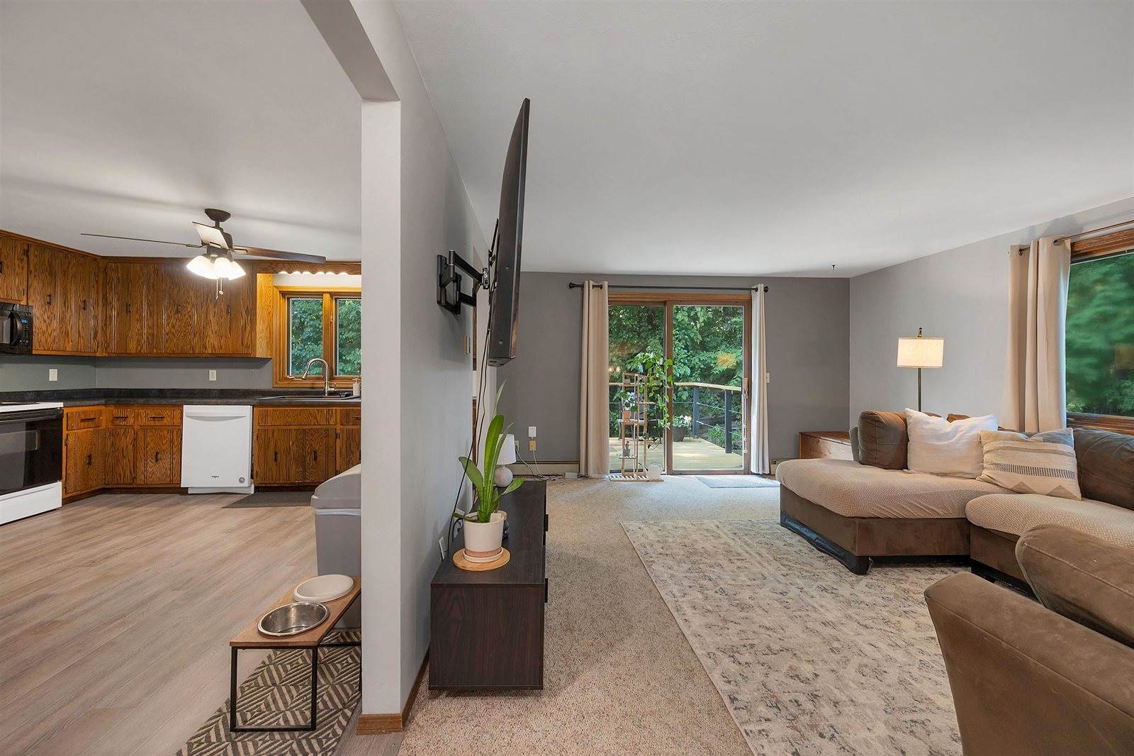 929 Laverne Drive, Green Bay, WI 54311