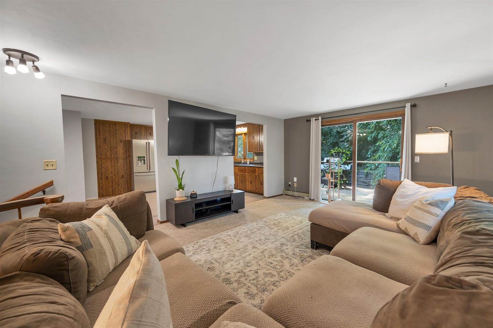 929 Laverne Drive, Green Bay, WI 54311