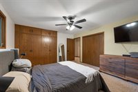 929 Laverne Drive, Green Bay, WI 54311