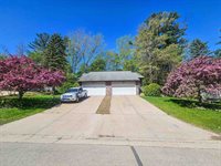 929 Laverne Drive, Green Bay, WI 54311