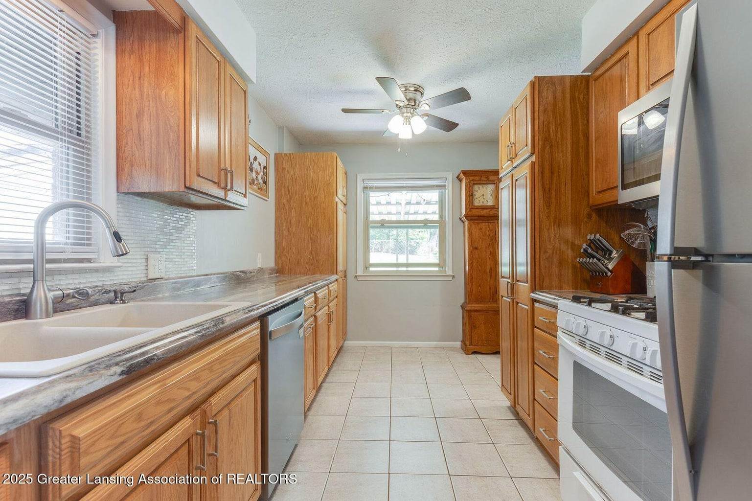 2224 Pembroke Road, Lansinng, MI 48906