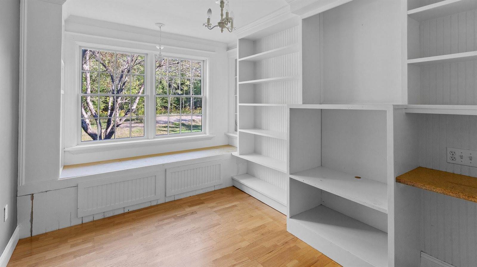 245 Center Drive, Orrington, ME 04474