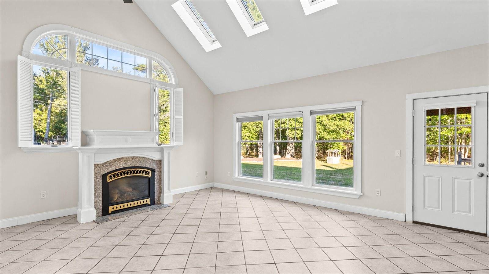 245 Center Drive, Orrington, ME 04474