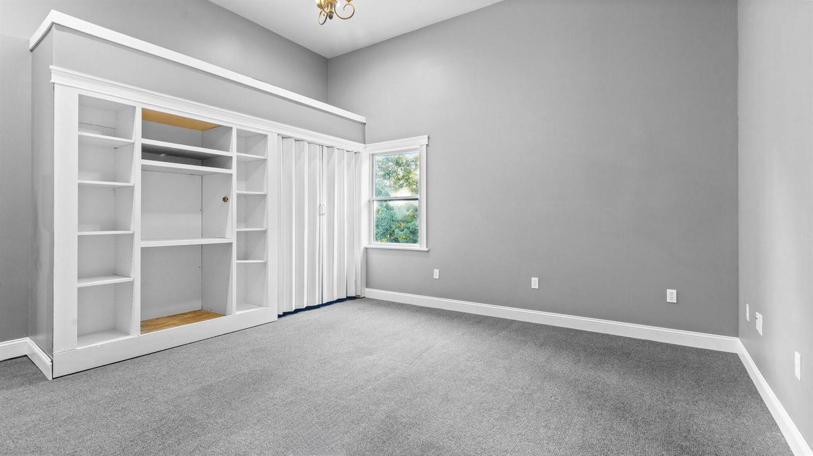 245 Center Drive, Orrington, ME 04474