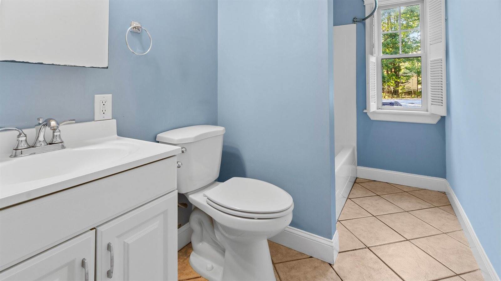 245 Center Drive, Orrington, ME 04474