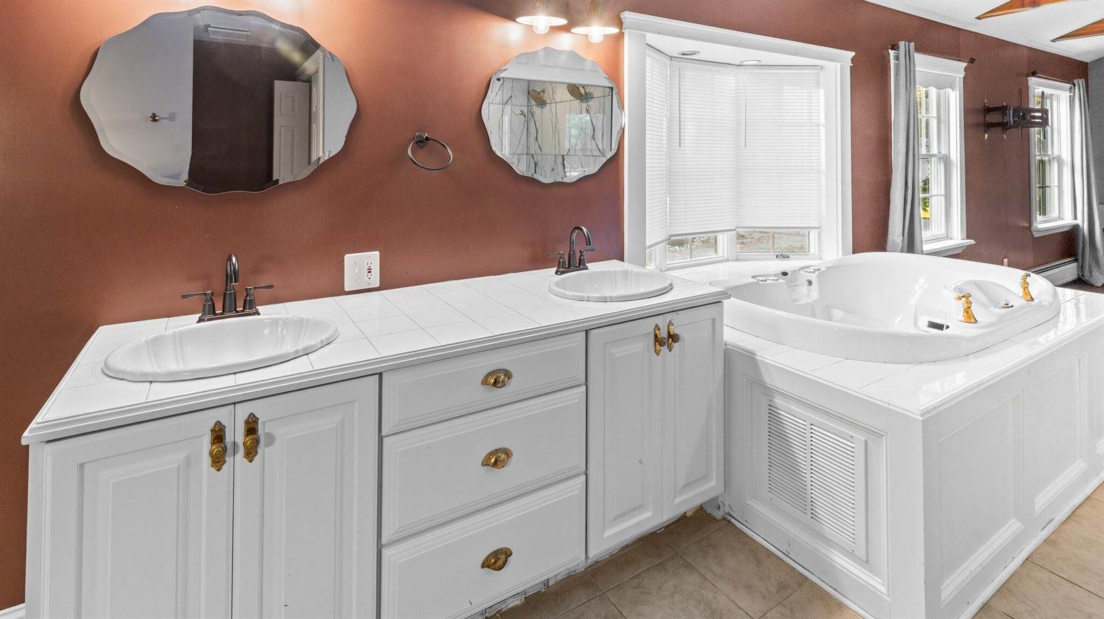 245 Center Drive, Orrington, ME 04474