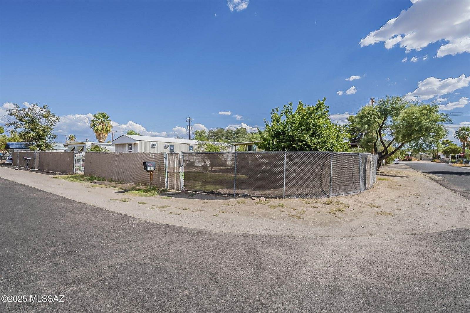 1273 West Allegheny Street, Tucson, AZ 85705