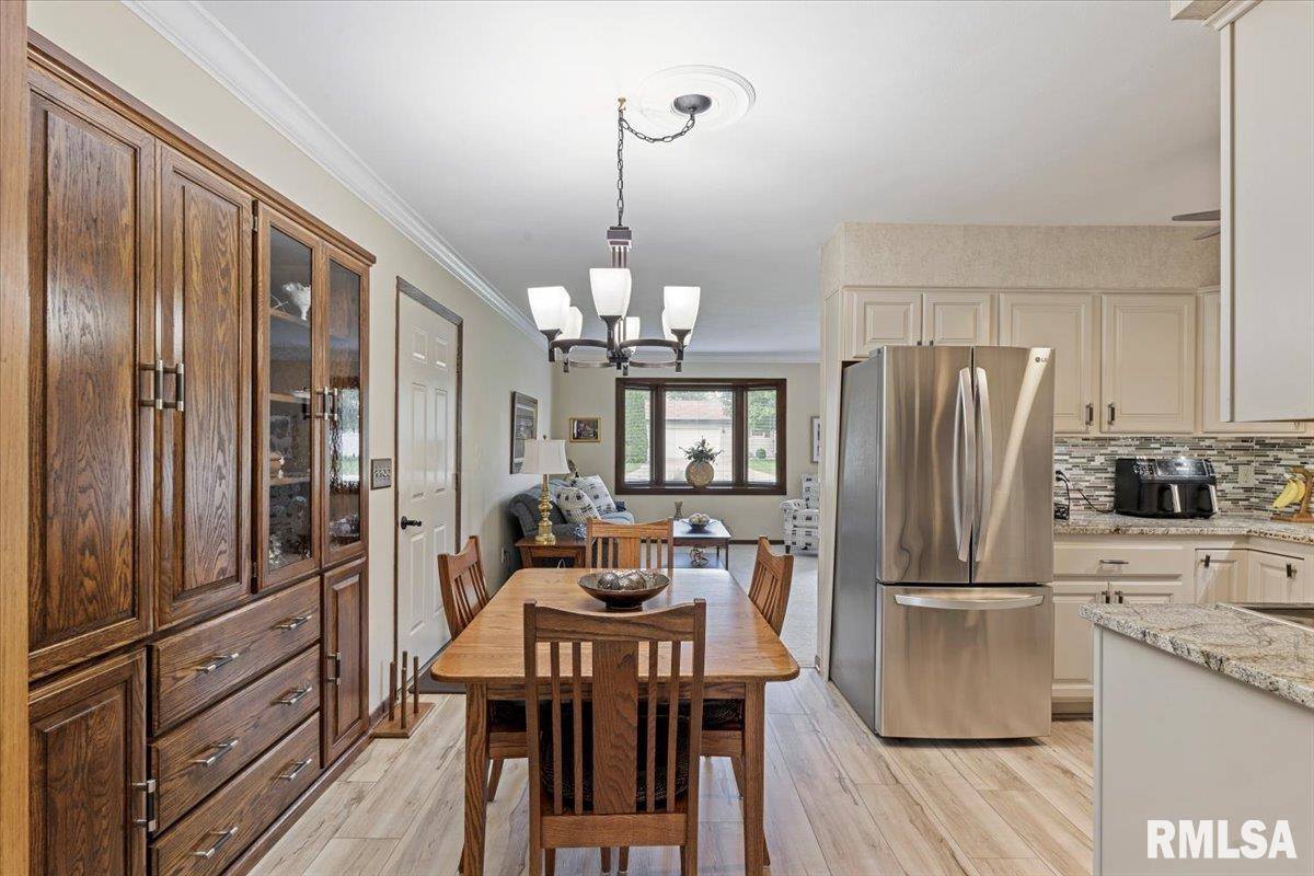 115 West 19TH Avenue, Coal Valley, IL 61240