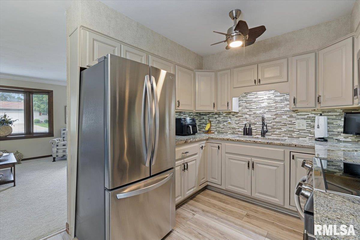 115 West 19TH Avenue, Coal Valley, IL 61240