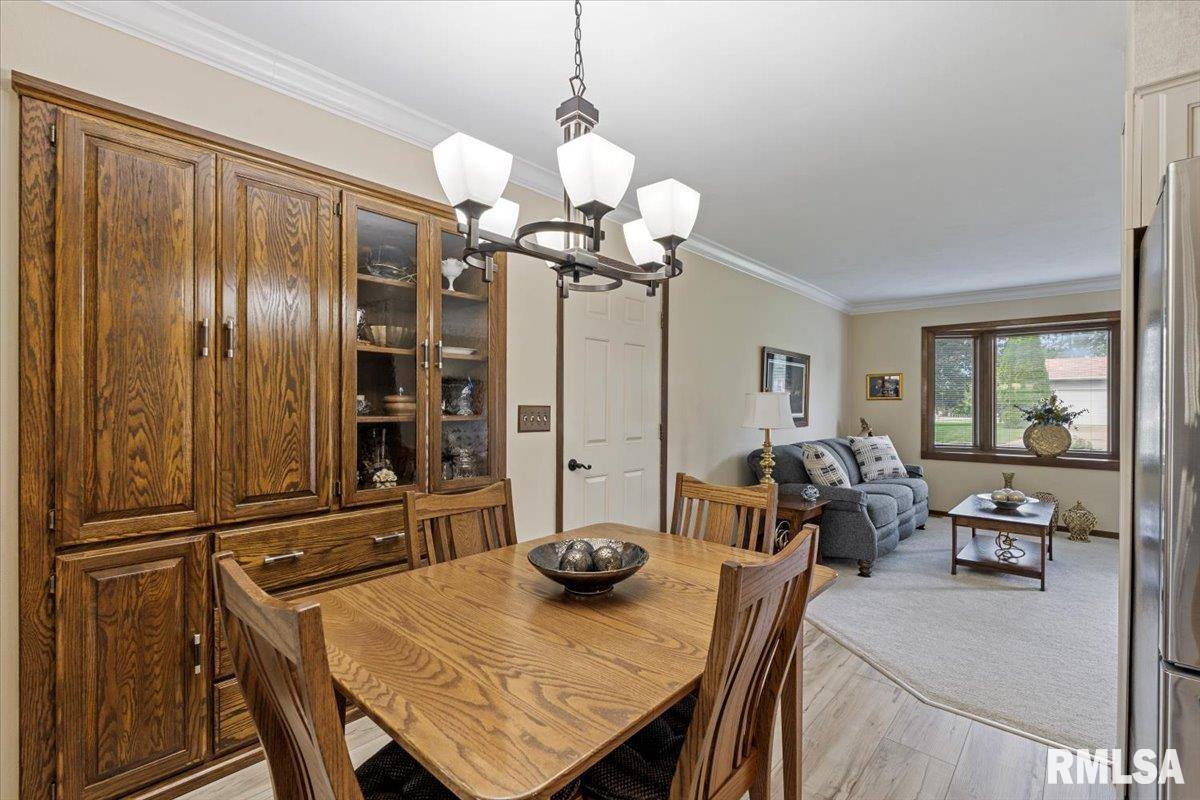 115 West 19TH Avenue, Coal Valley, IL 61240