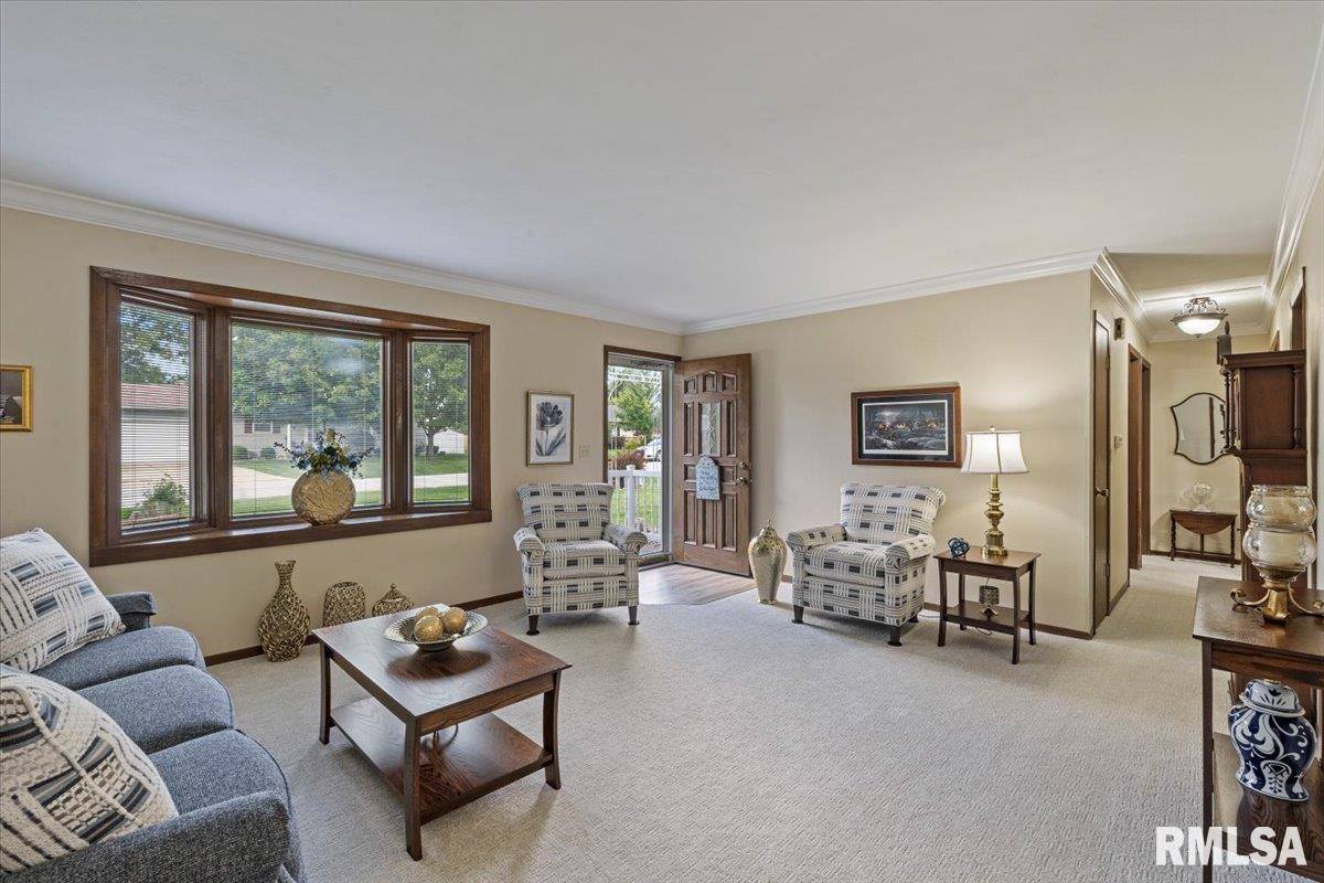 115 West 19TH Avenue, Coal Valley, IL 61240