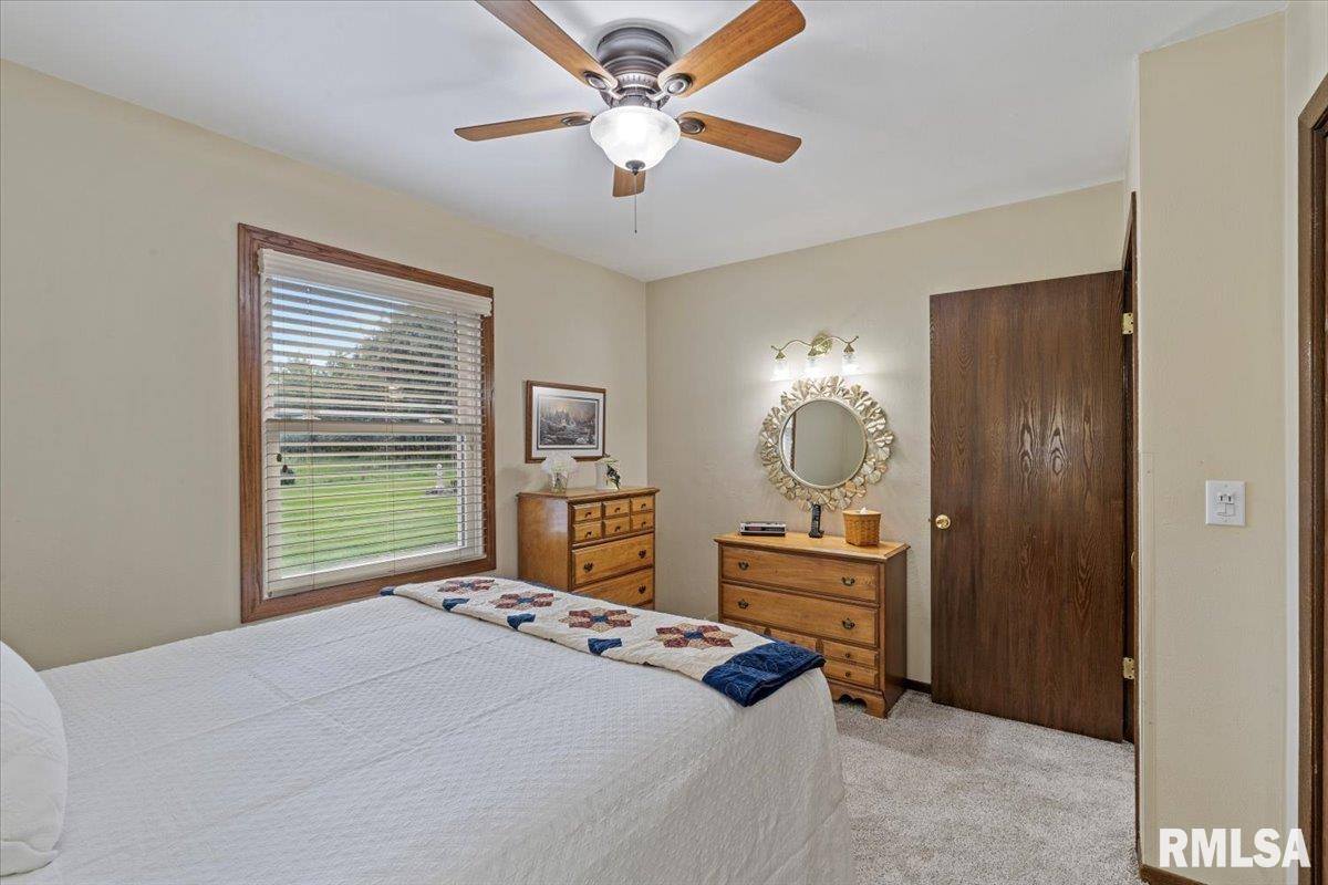 115 West 19TH Avenue, Coal Valley, IL 61240