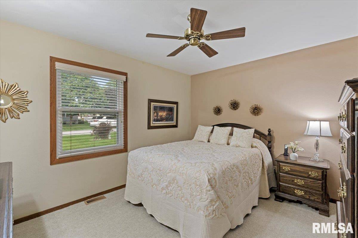 115 West 19TH Avenue, Coal Valley, IL 61240