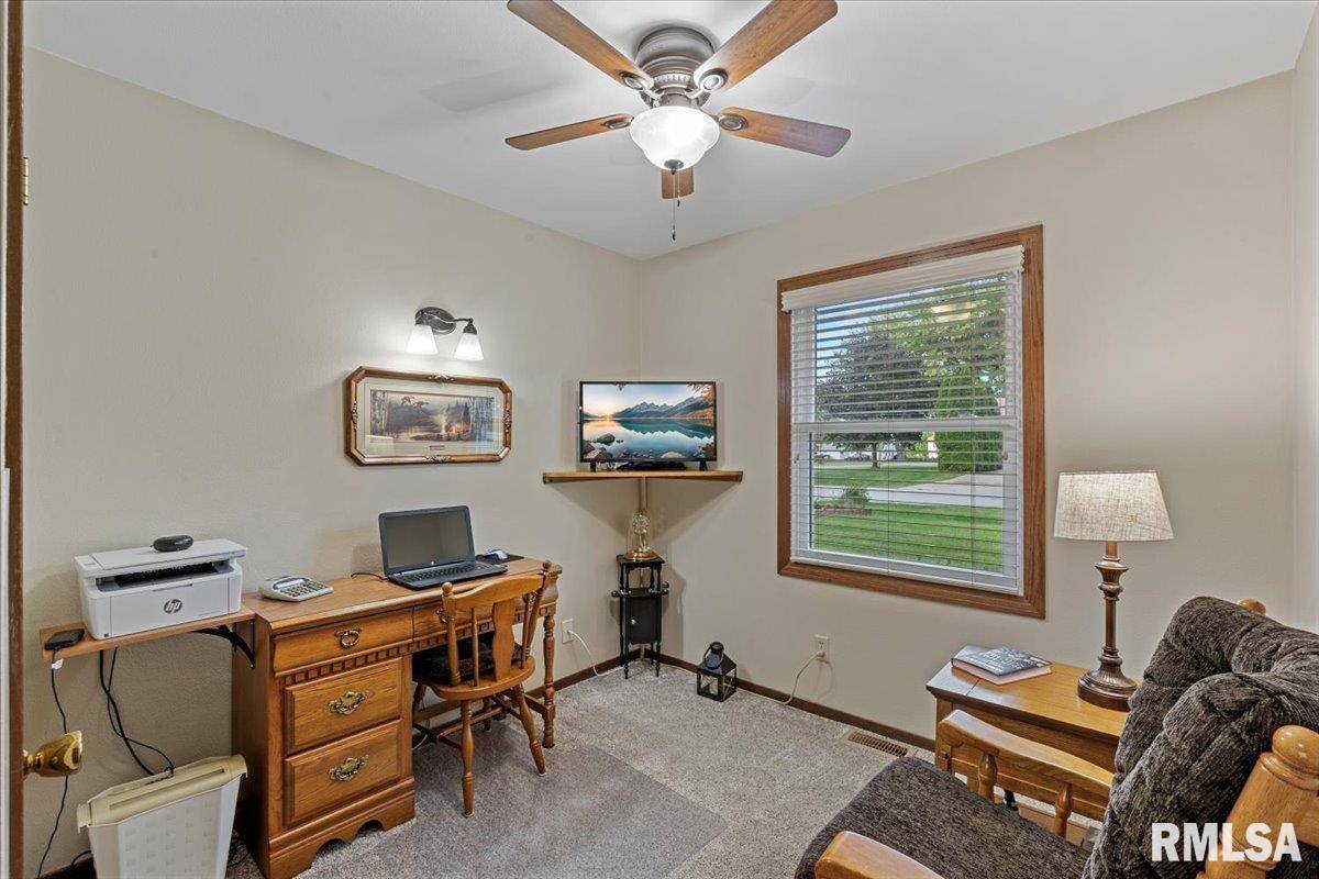 115 West 19TH Avenue, Coal Valley, IL 61240