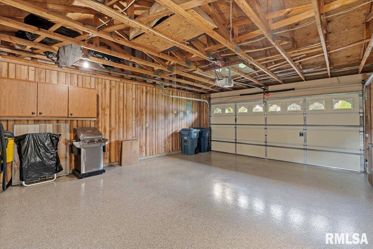 115 West 19TH Avenue, Coal Valley, IL 61240