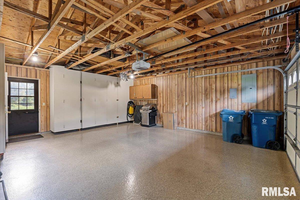 115 West 19TH Avenue, Coal Valley, IL 61240