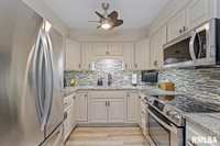 115 West 19TH Avenue, Coal Valley, IL 61240