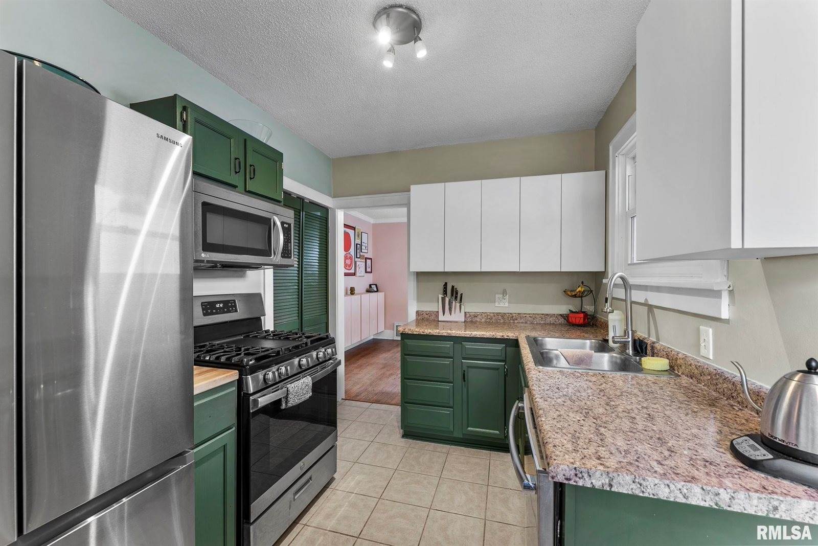 2946 Iowa Street, Davenport, IA 52803