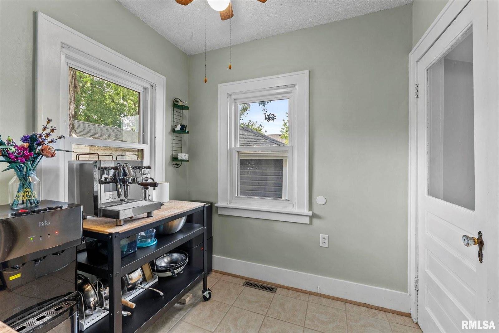 2946 Iowa Street, Davenport, IA 52803