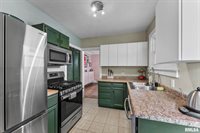 2946 Iowa Street, Davenport, IA 52803