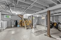 2946 Iowa Street, Davenport, IA 52803