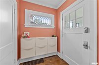 2946 Iowa Street, Davenport, IA 52803