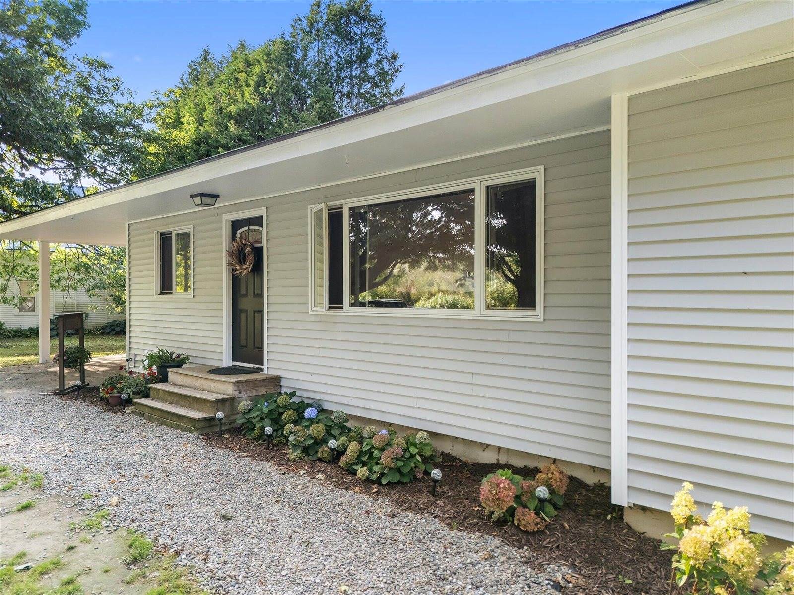 2926 Western Avenue, Newburgh, ME 04444