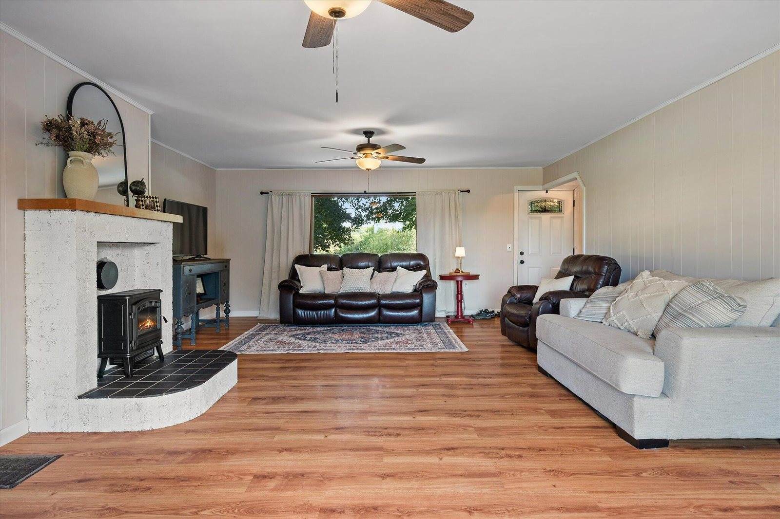 2926 Western Avenue, Newburgh, ME 04444