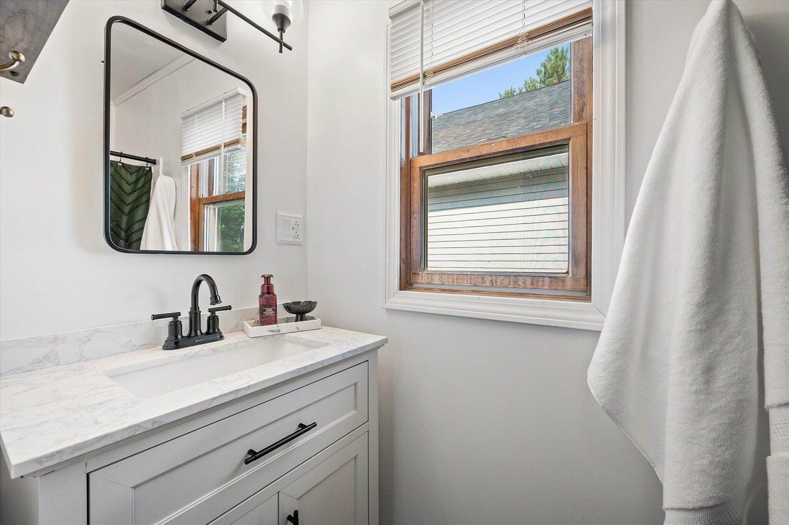 2926 Western Avenue, Newburgh, ME 04444